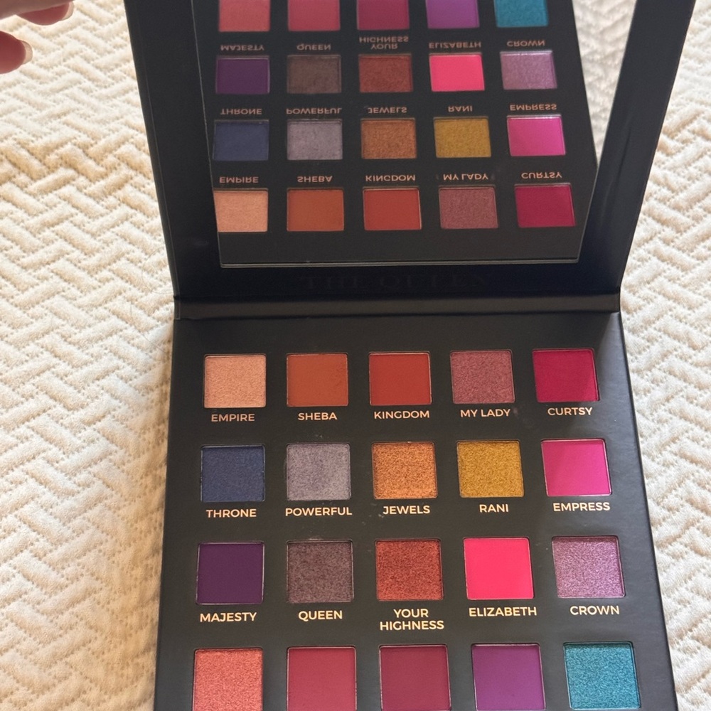 Eloise The Queen palette